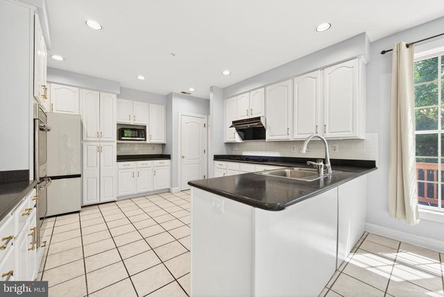 10 CHINABERRY CT, North Potomac, MD 20878
