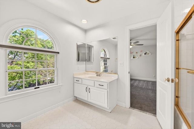 10 CHINABERRY CT, North Potomac, MD 20878