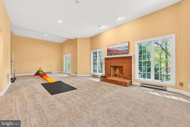 10 CHINABERRY CT, North Potomac, MD 20878