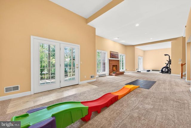 10 CHINABERRY CT, North Potomac, MD 20878