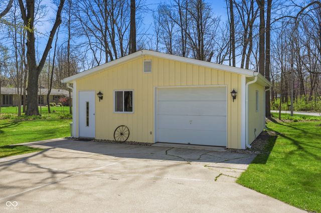6310 S Overlook Drive, Daleville, IN 47334