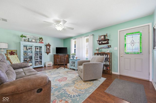 6310 S Overlook Drive, Daleville, IN 47334