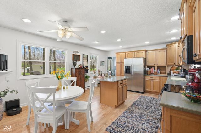 6310 S Overlook Drive, Daleville, IN 47334