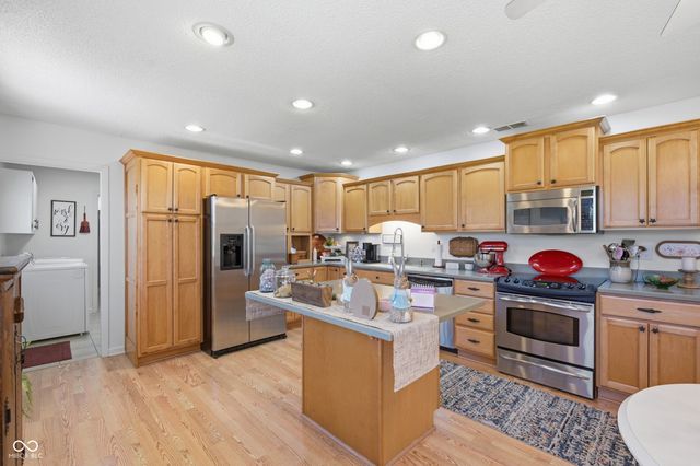 6310 S Overlook Drive, Daleville, IN 47334