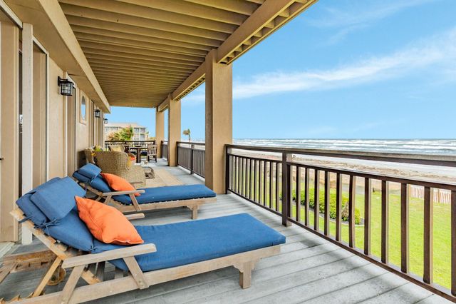 9 Blue Heron Drive, Jamaica Beach, TX 77554