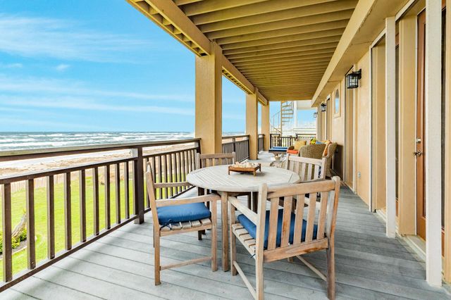 9 Blue Heron Drive, Jamaica Beach, TX 77554