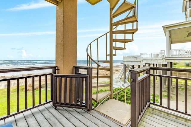 9 Blue Heron Drive, Jamaica Beach, TX 77554
