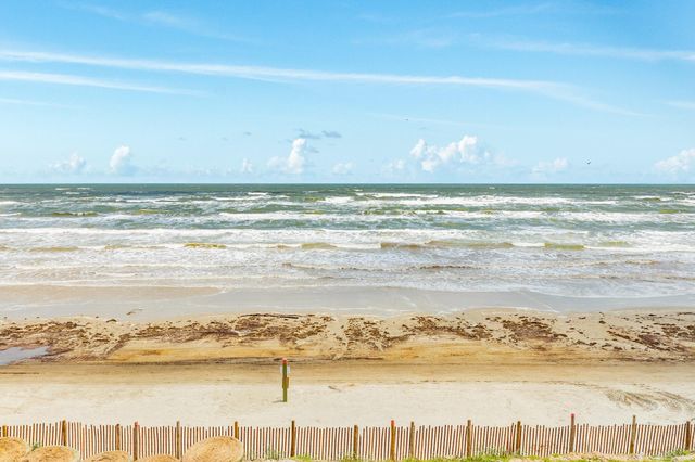 9 Blue Heron Drive, Jamaica Beach, TX 77554