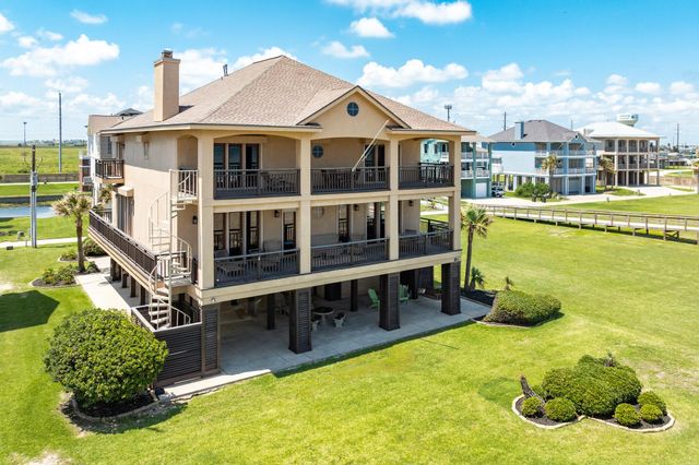 9 Blue Heron Drive, Jamaica Beach, TX 77554