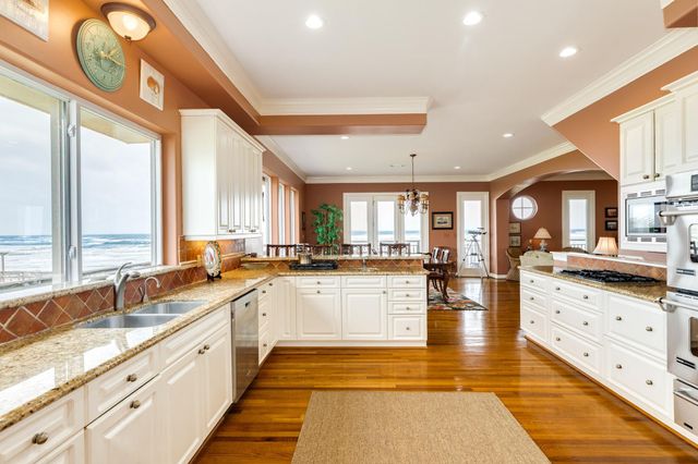 9 Blue Heron Drive, Jamaica Beach, TX 77554