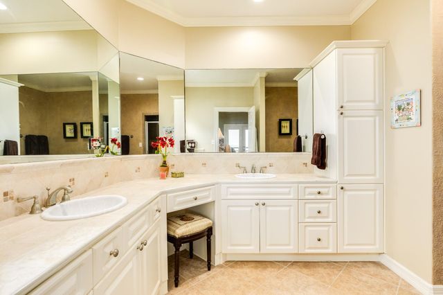 9 Blue Heron Drive, Jamaica Beach, TX 77554