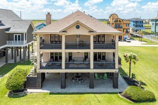 9 Blue Heron Drive, Jamaica Beach, TX 77554