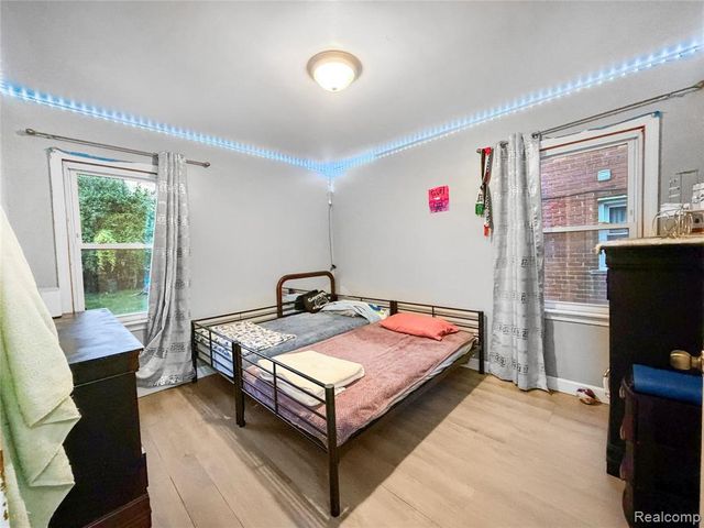 5411 Reuter Street, Dearborn, MI 48126