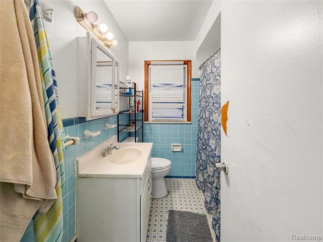 5411 Reuter Street, Dearborn, MI 48126