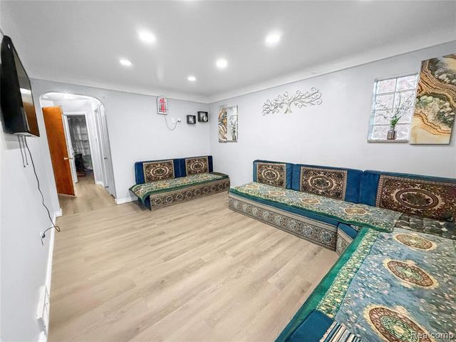 5411 Reuter Street, Dearborn, MI 48126