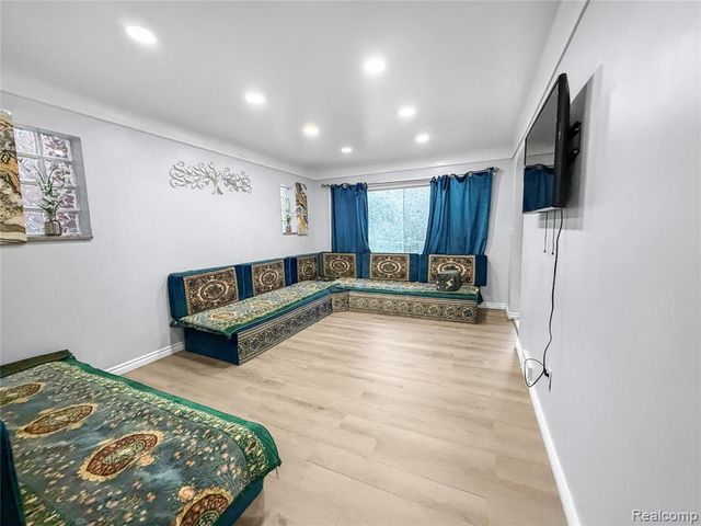 5411 Reuter Street, Dearborn, MI 48126