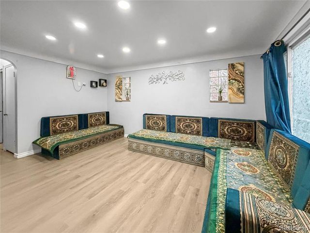 5411 Reuter Street, Dearborn, MI 48126