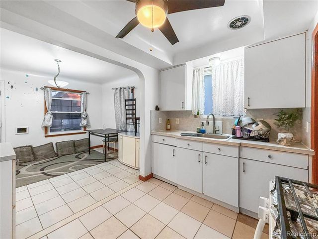 5411 Reuter Street, Dearborn, MI 48126