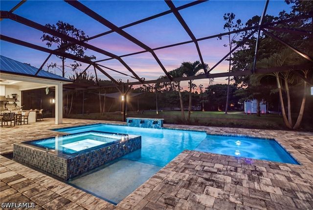 5737 Hidden Oaks LN, Naples, FL 34119
