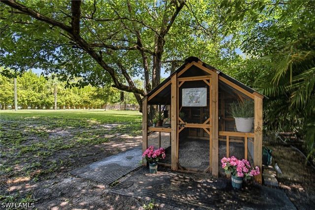 5737 Hidden Oaks LN, Naples, FL 34119