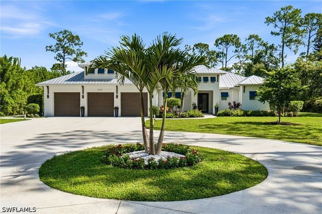 5737 Hidden Oaks LN, Naples, FL 34119