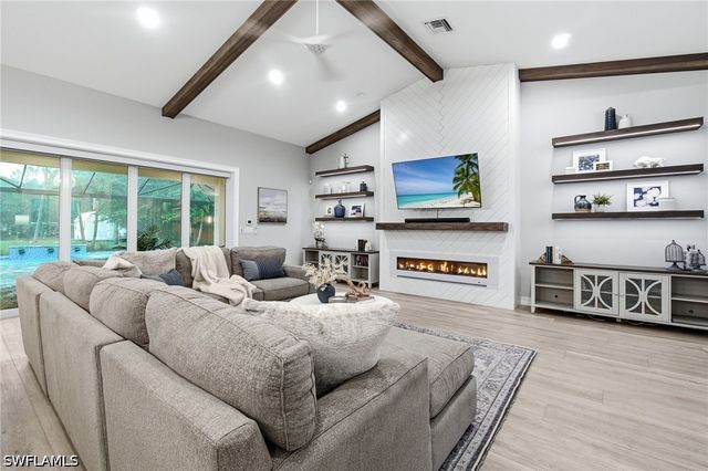 5737 Hidden Oaks LN, Naples, FL 34119