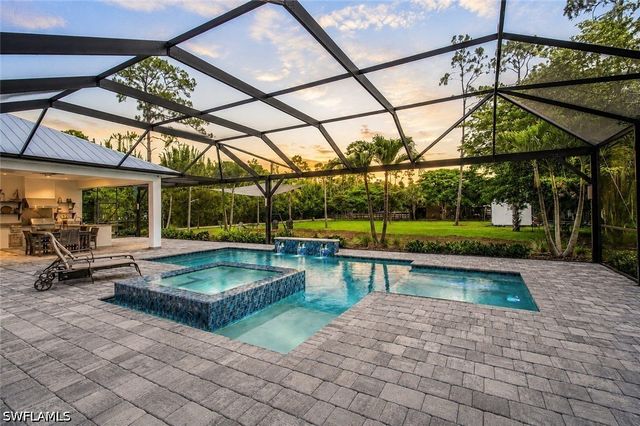 5737 Hidden Oaks LN, Naples, FL 34119