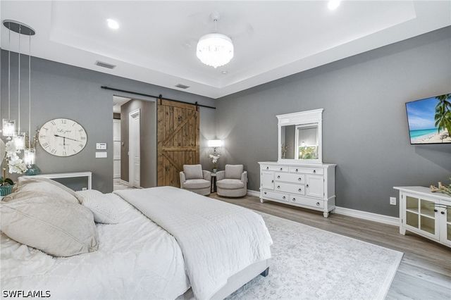 5737 Hidden Oaks LN, Naples, FL 34119