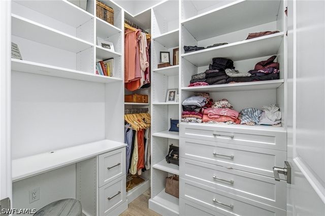 5737 Hidden Oaks LN, Naples, FL 34119