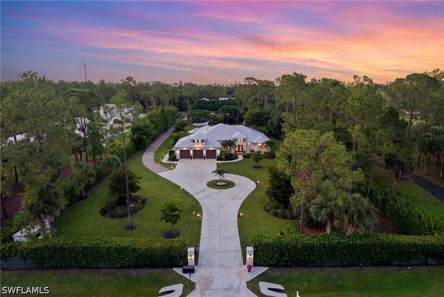 5737 Hidden Oaks LN, Naples, FL 34119