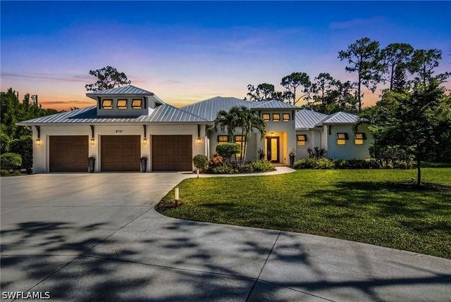 5737 Hidden Oaks LN, Naples, FL 34119