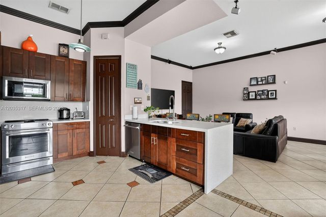 8216 SW 166th Pl, Miami, FL 33193