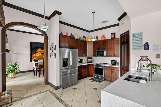 8216 SW 166th Pl, Miami, FL 33193