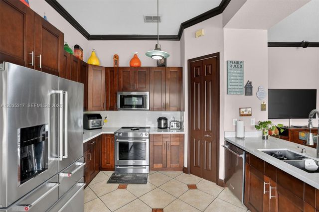 8216 SW 166th Pl, Miami, FL 33193