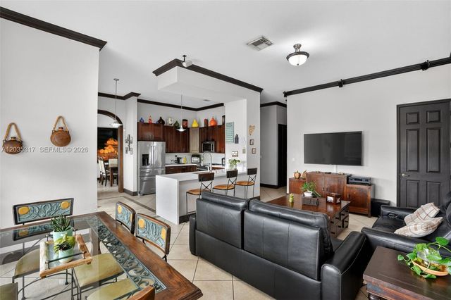 8216 SW 166th Pl, Miami, FL 33193
