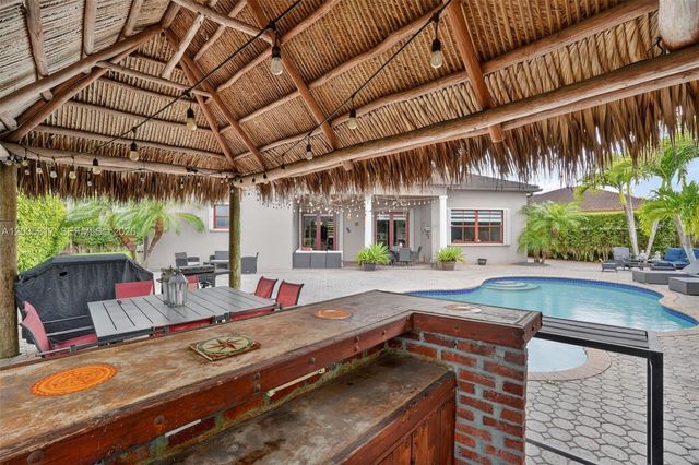 8216 SW 166th Pl, Miami, FL 33193