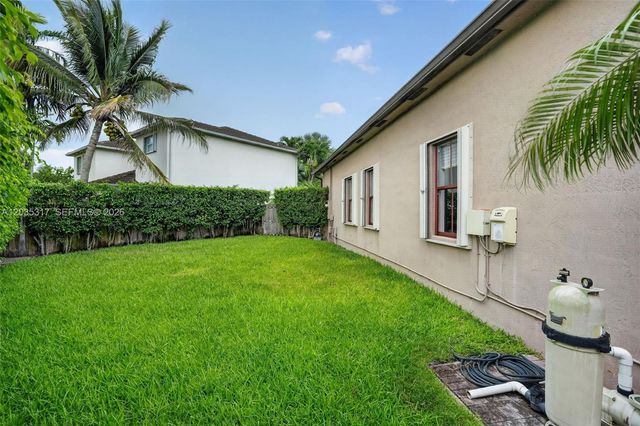 8216 SW 166th Pl, Miami, FL 33193
