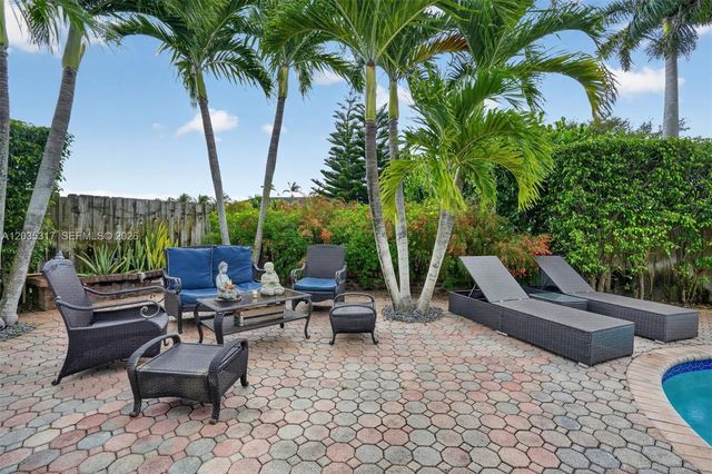 8216 SW 166th Pl, Miami, FL 33193
