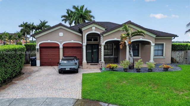 8216 SW 166th Pl, Miami, FL 33193