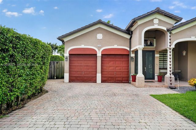 8216 SW 166th Pl, Miami, FL 33193