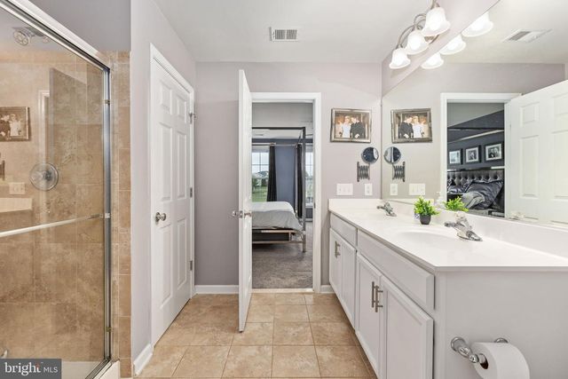 89 CHARTER GATE DR, Fredericksburg, VA 22406