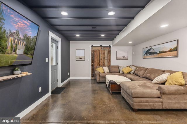 89 CHARTER GATE DR, Fredericksburg, VA 22406
