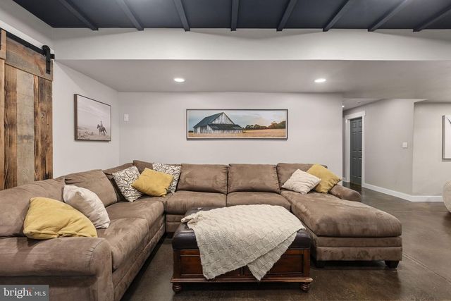 89 CHARTER GATE DR, Fredericksburg, VA 22406