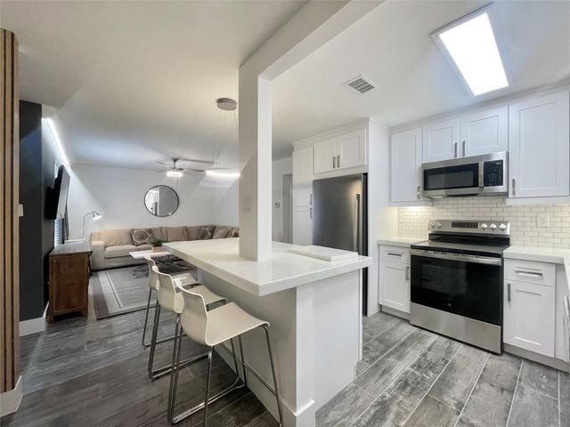 1801 Huldy St Street H8, Houston, TX 77019