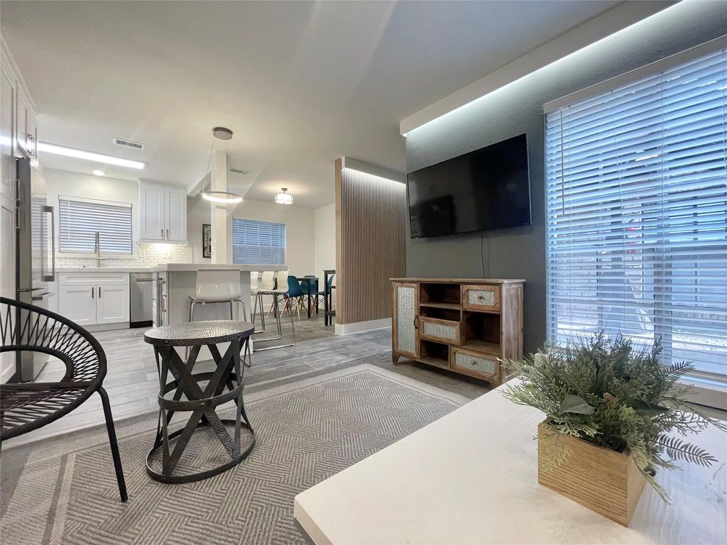 1801 Huldy St Street H8, Houston, TX 77019