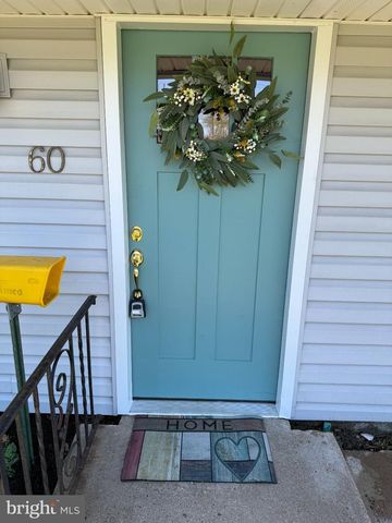60 UPLAND RD, Levittown, PA 19056