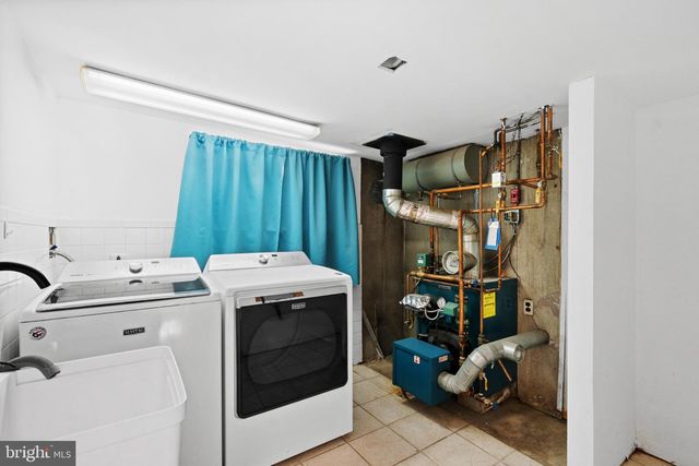 60 UPLAND RD, Levittown, PA 19056