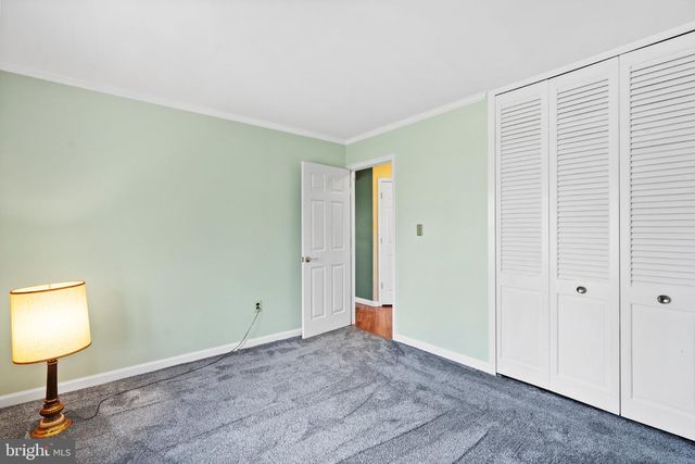 60 UPLAND RD, Levittown, PA 19056