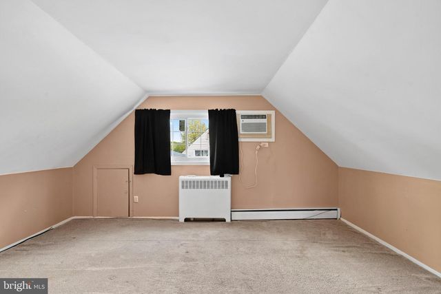 60 UPLAND RD, Levittown, PA 19056