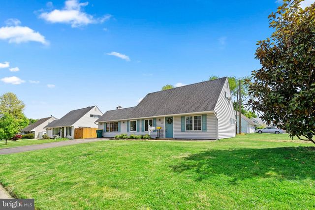 60 UPLAND RD, Levittown, PA 19056